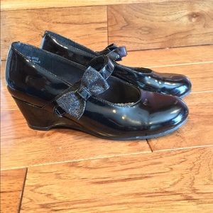 Adorable girls patent leather dress shoes.